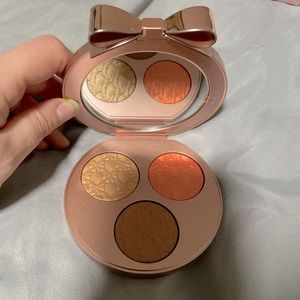 MAC Effervescence Extra Dimension Face Compact
